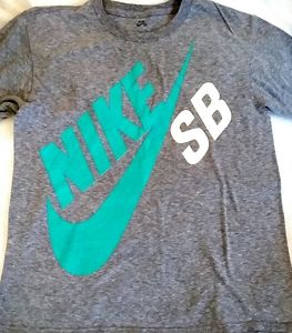 Grey Nike T-shirt
